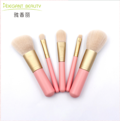 化妝刷在不同場合的應(yīng)用:打造多變妝容