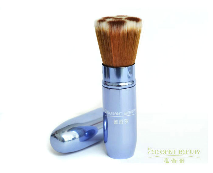 如何判斷一支化妝刷的材質(zhì)是否適合敏感肌膚使用?