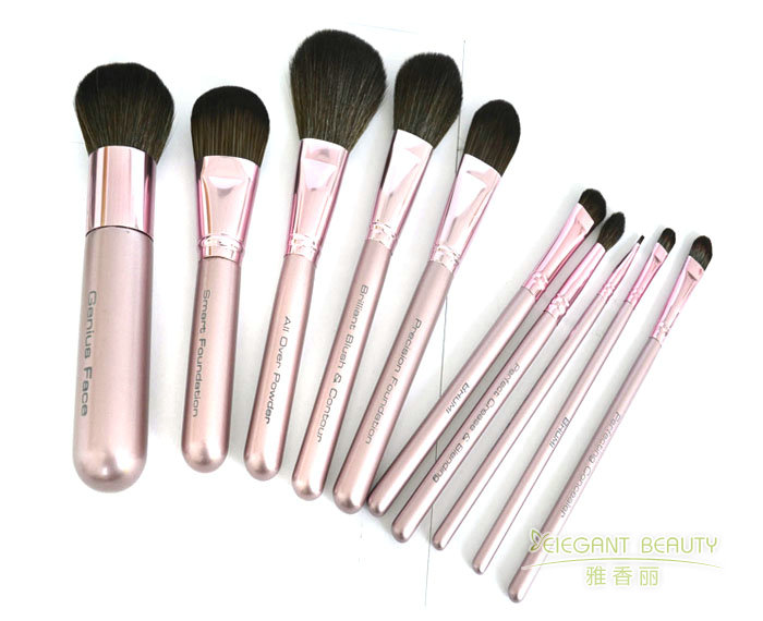 如何保養(yǎng)和維護(hù)定制的化妝刷套裝以延長使用壽命?