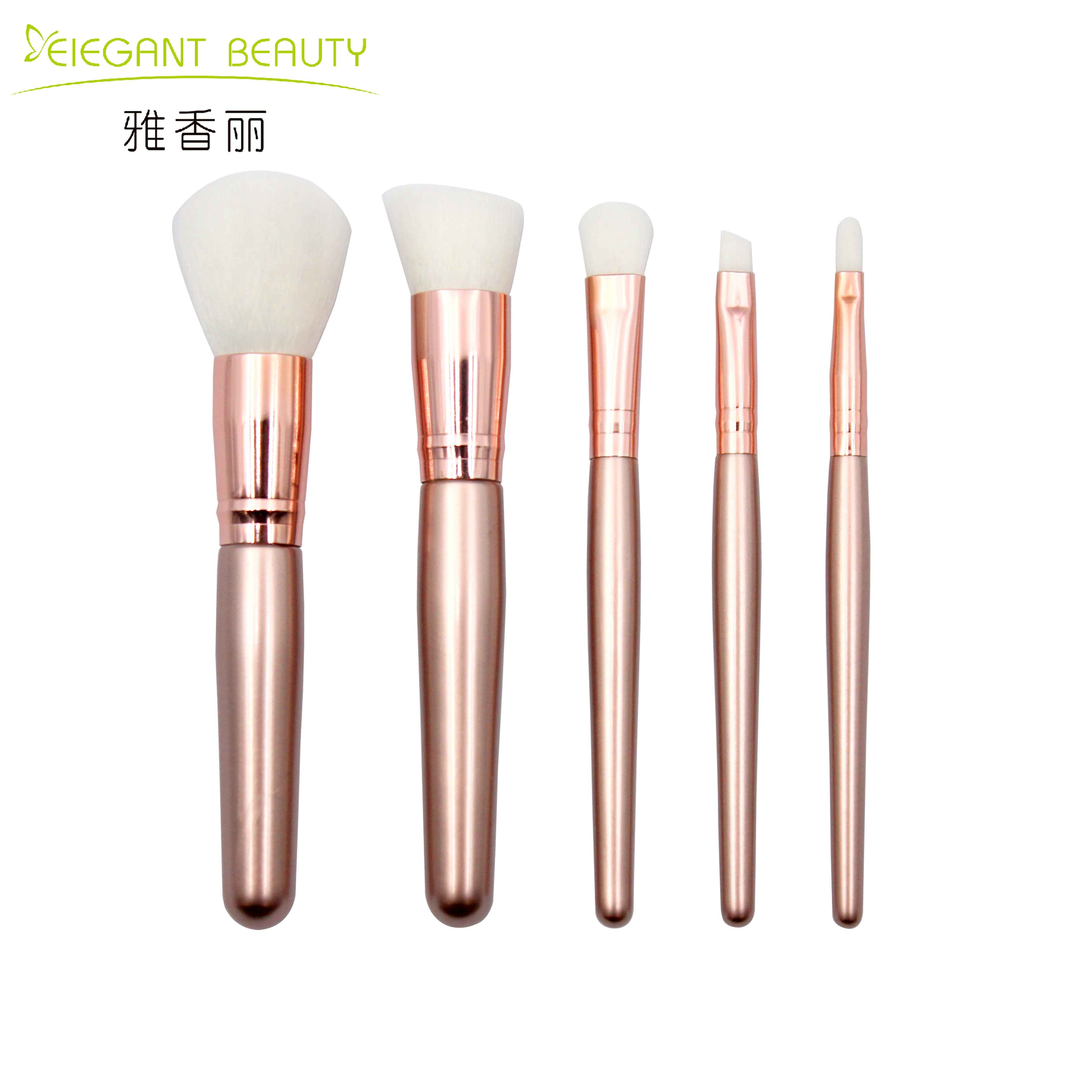 成套化妝刷的唇刷刷毛彈性如何優(yōu)化口紅邊緣細(xì)節(jié)?